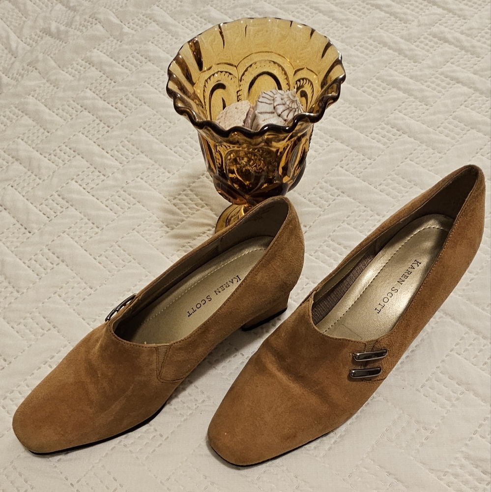 Karen Scott 6 1/2 M Tan Shoe Suede Soft Step heels pumps 2"